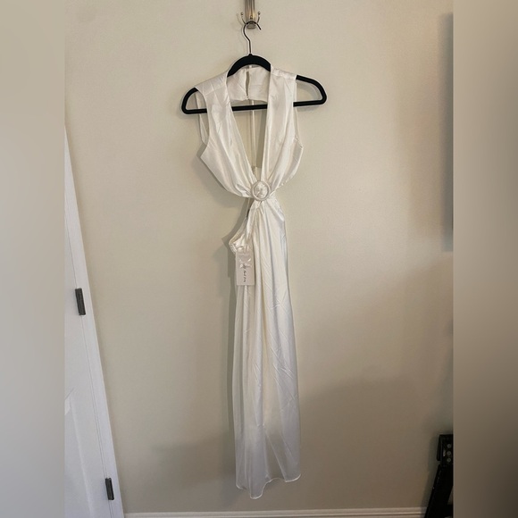 NWT All About May Elle Maxi Dress White Bridal Cutout Open Back size US4 - Picture 1 of 11
